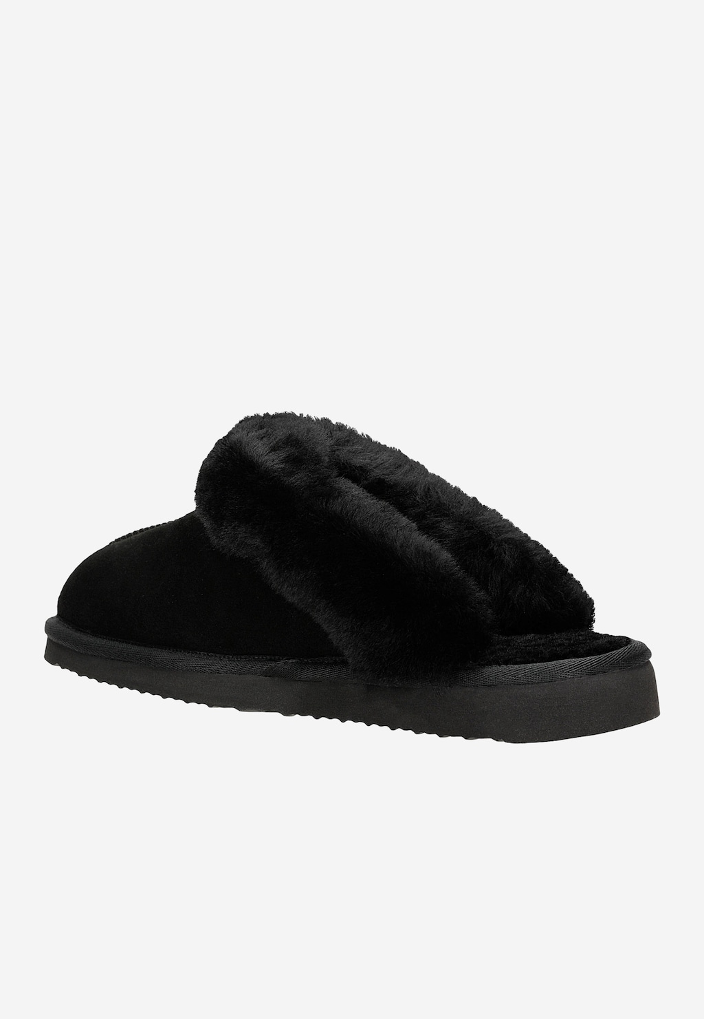 Czarne puchate kapcie Relaks R34001-61 z wełny merino, z miękkim futrzanym kołnierzem i płaską podeszwą, widok z boku.