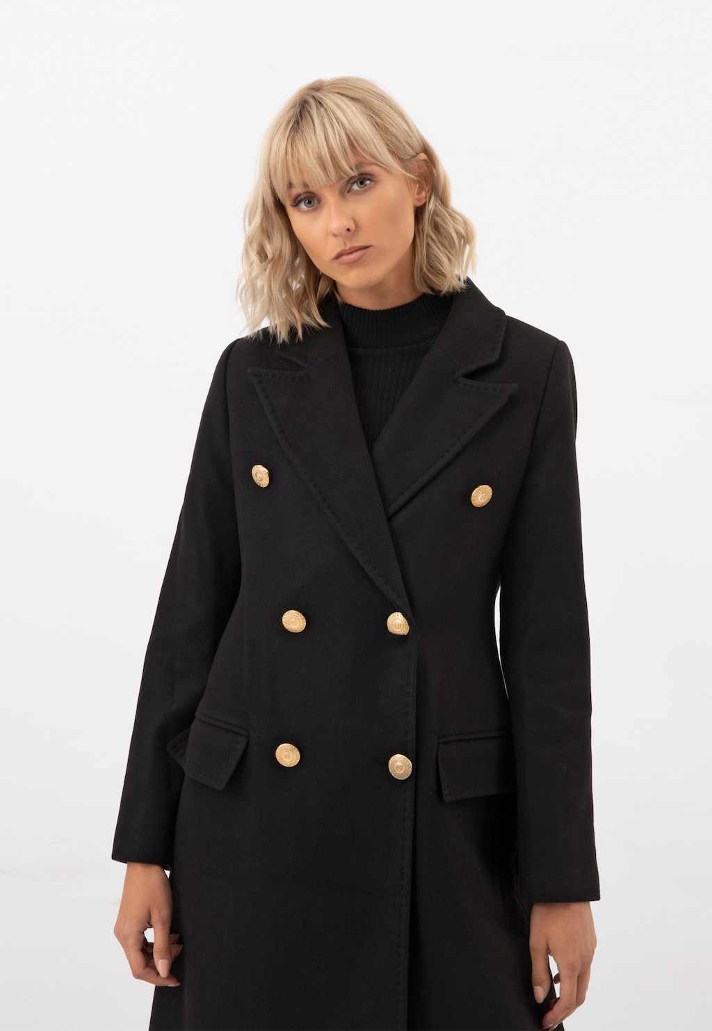 RELAKS čierny dámsky plášť so zlatými gombíkmi R9902141 Widok 3