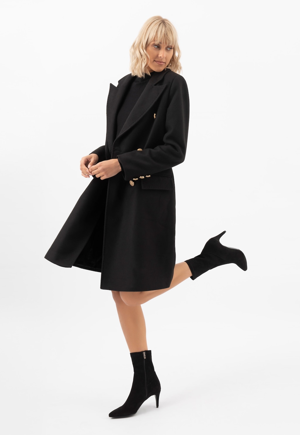 RELAKS čierny dámsky plášť so zlatými gombíkmi R9902141 Widok 6