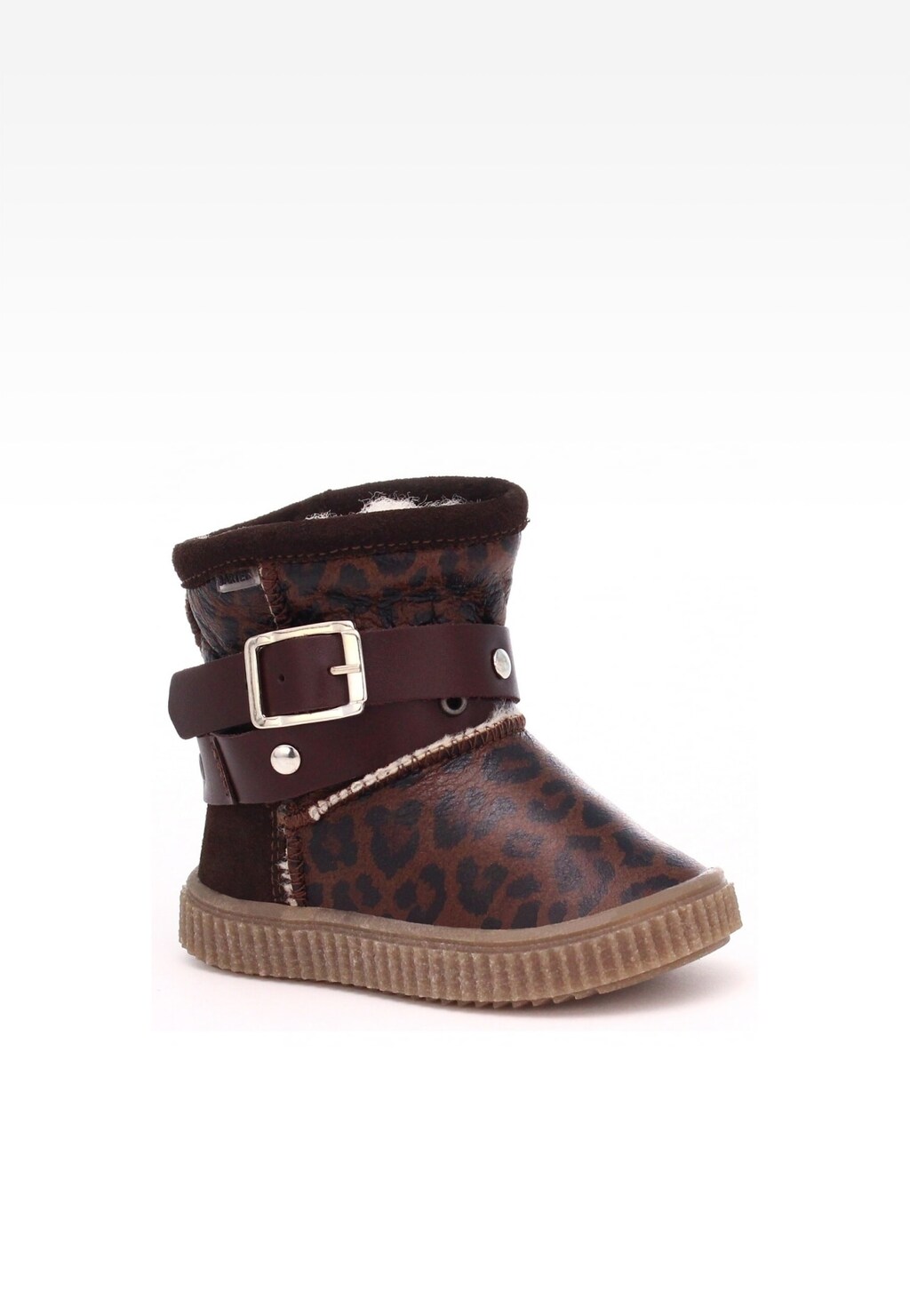 Brązowy kozak ocieplany Bartek W-610670/OLL dla dziewcząt z panterowym wzorem, paskiem z klamrą i ozdobnymi nitami, na gumowej podeszwie.