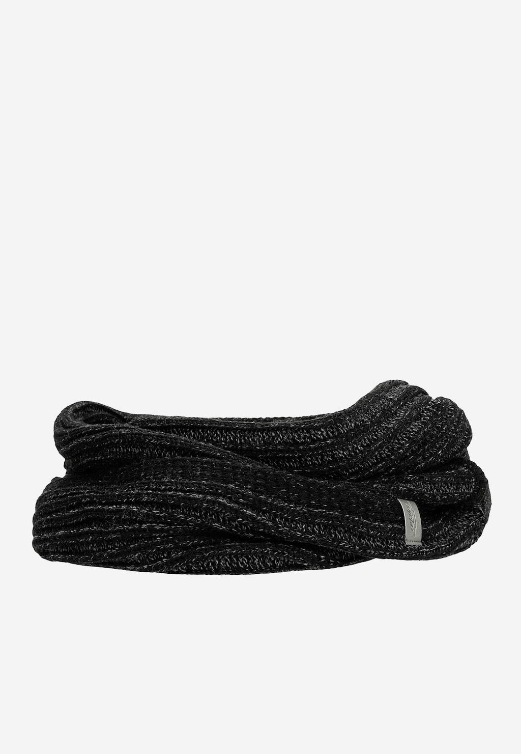 Czarny komin z kolekcji zimowej RELAKS model R96008-81 z charakterystyczną prążkowaną fakturą i małą metką. Element zestawu z czapką.