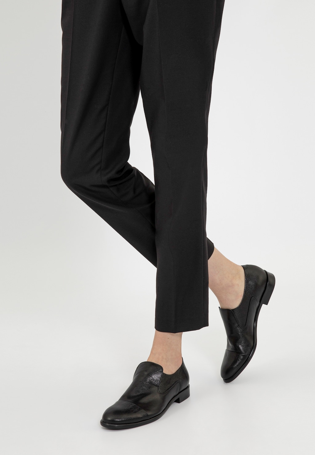 Dámské černé mokasíny z hladké kůže 46049-51 Widok 8