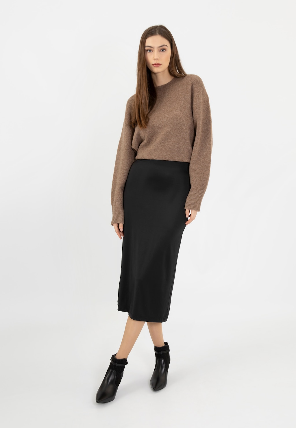 Elegantní dámské kotníkové boty na podpatku z hladké kůže 55206-81 Widok 7