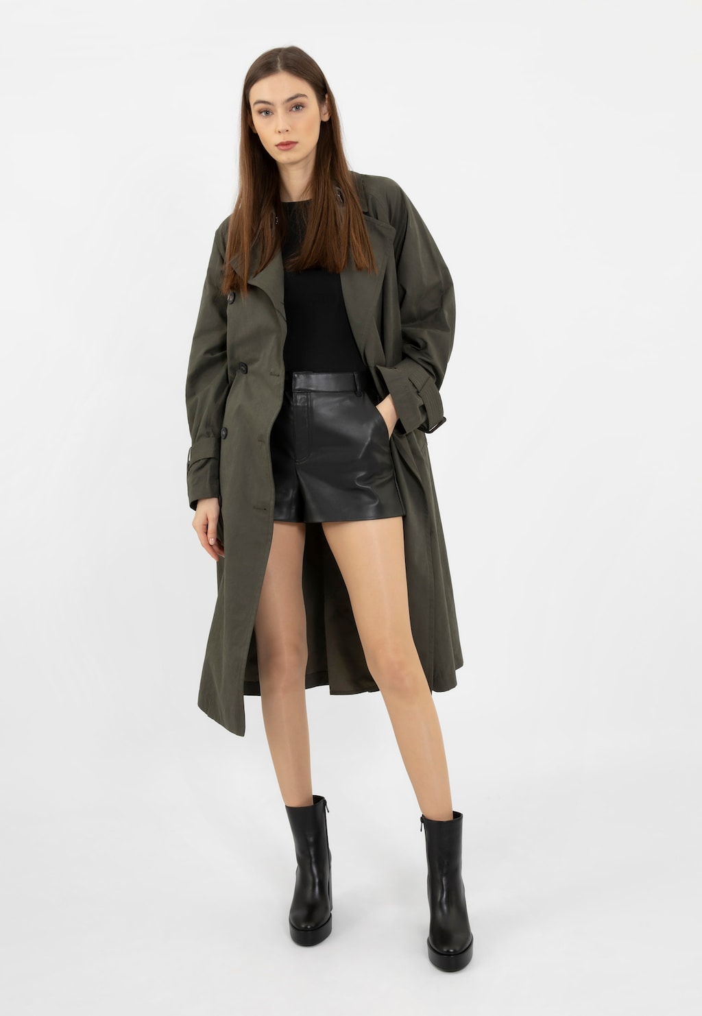 Dámske členkové topánky na podpätku z čiernej kože 55213-51 Widok 7