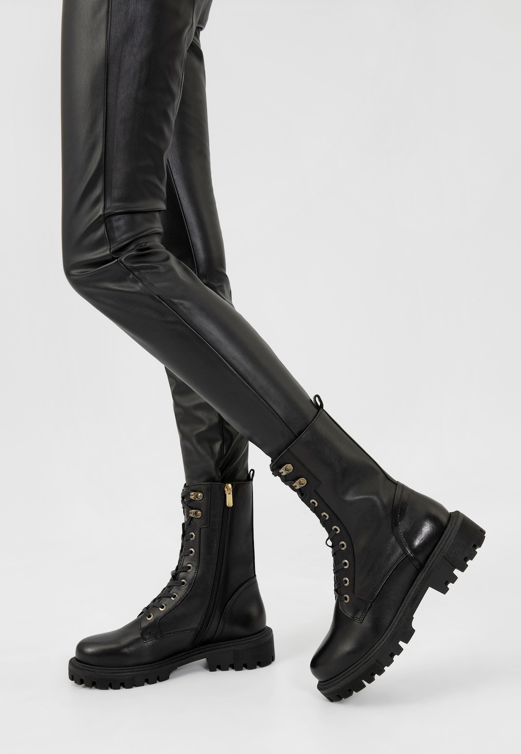 Dámske čierne členkové topánky zateplené pleteninou s kožušinou 64117-51 Widok 8