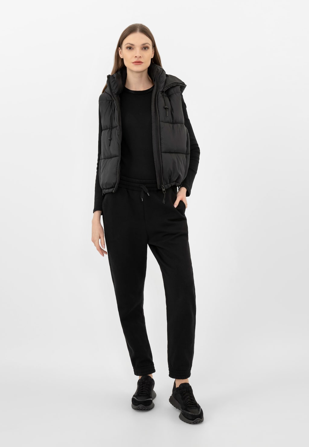 Čierne dámske tenisky so zaujímavou podrážkou 46245-81 Widok 1