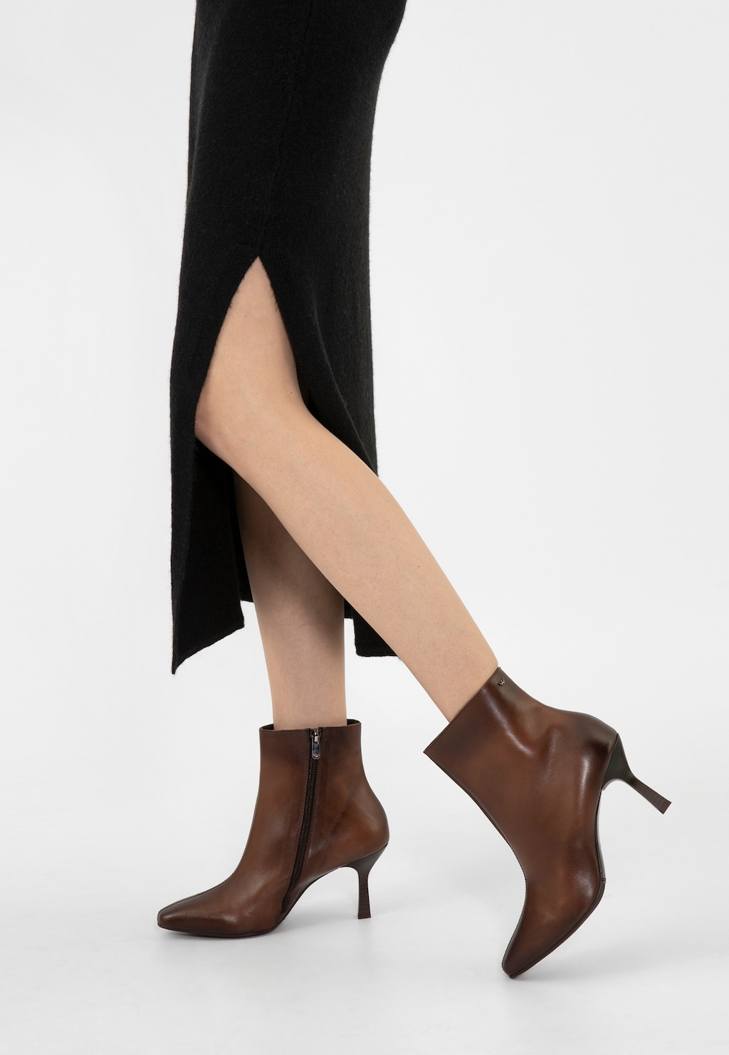 Hnedé dámske kotníčkové čižmy na originálnom opätku 55207-52 Widok 8