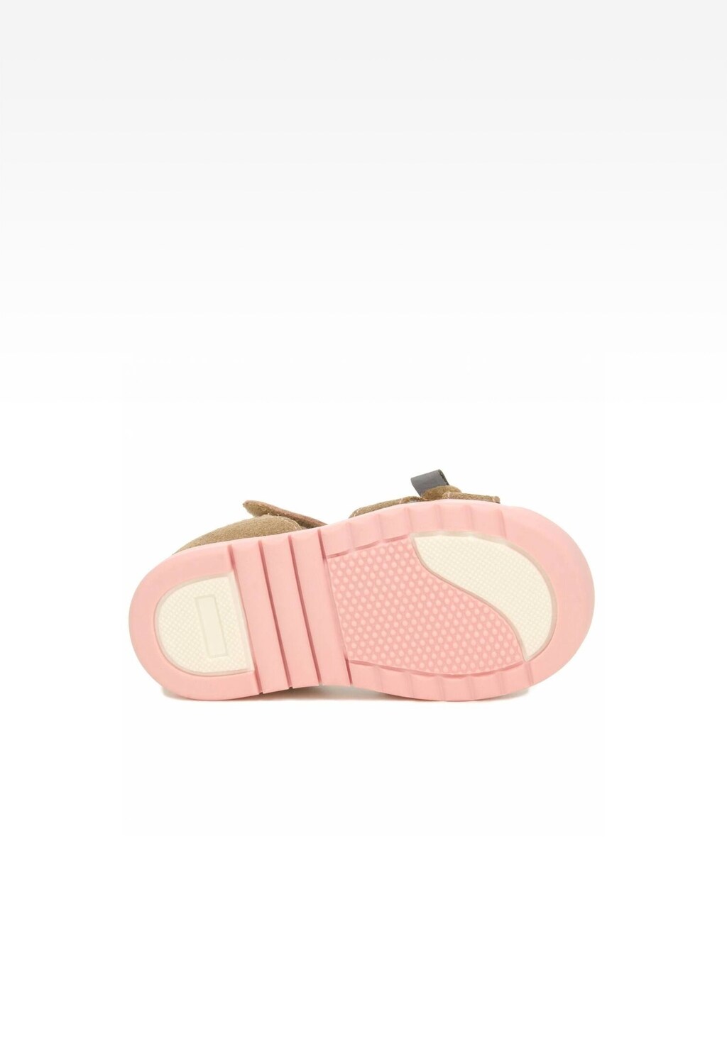 Podeszwa dziecięcych sandałów Bartek 11414010 w beżowo-złotym kolorze, z różową podeszwą antypoślizgową i charakterystycznymi rowkami zapewniającymi stabilność.