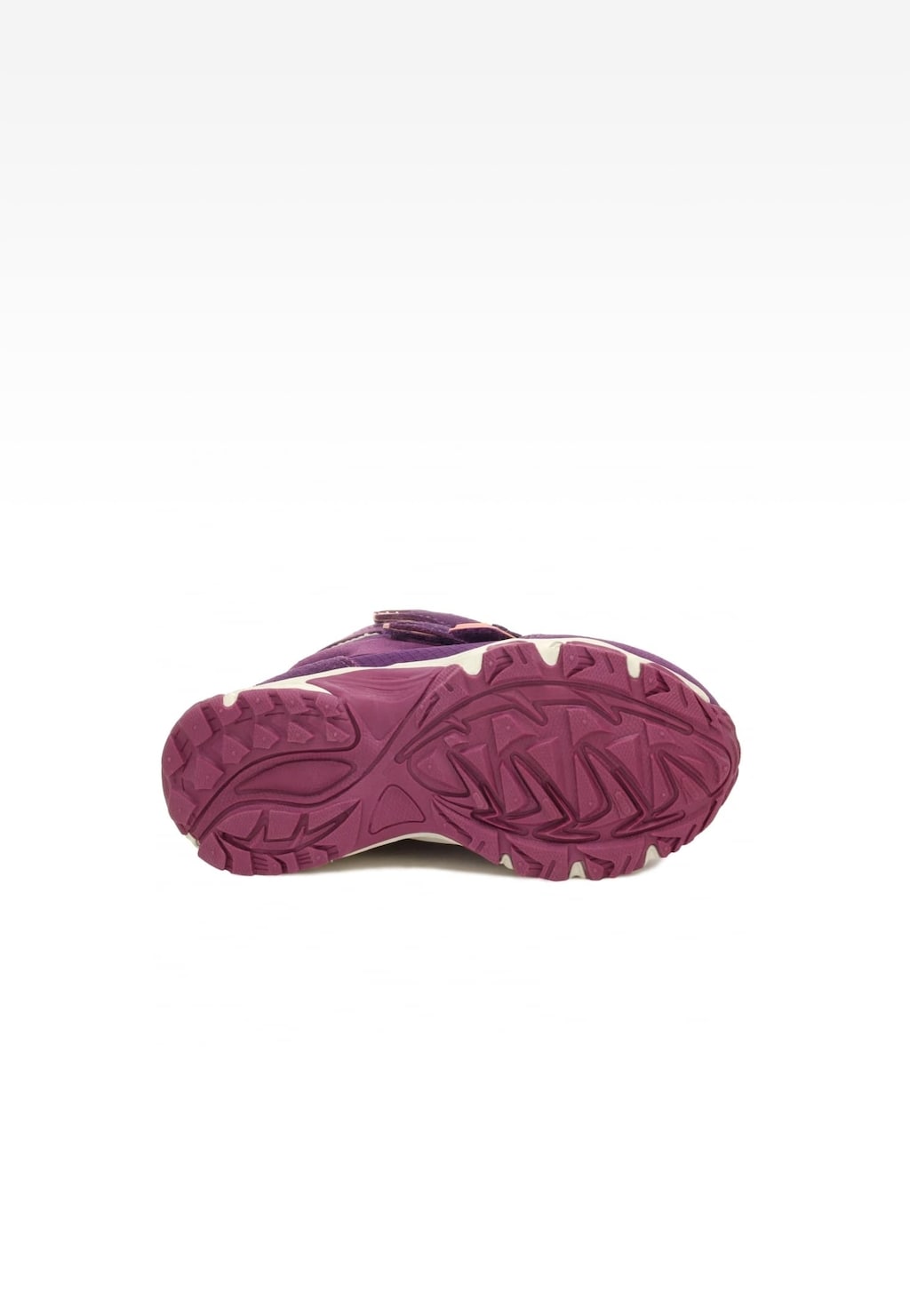 Fioletowa podeszwa trzewików ocieplanych Bartek 14587002 dla dziewcząt, widok od spodu z wyraźnym bieżnikiem zapewniającym przyczepność na różnych nawierzchniach.