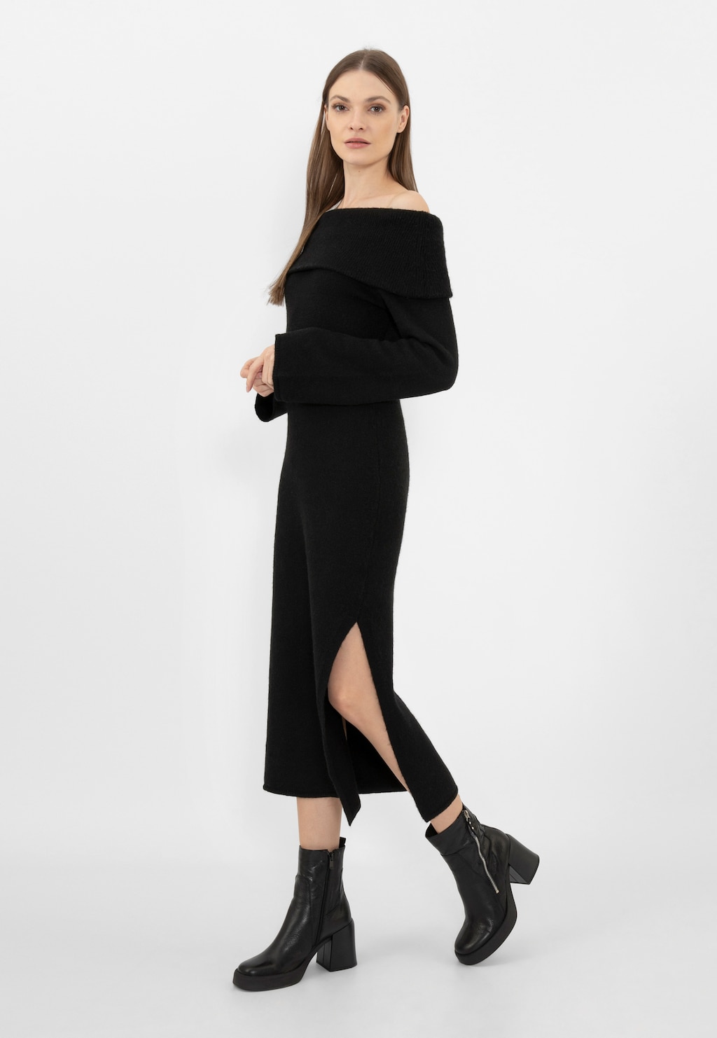 Čierne dámske členkové topánky so zipsom na holeni 55224-51 Widok 1