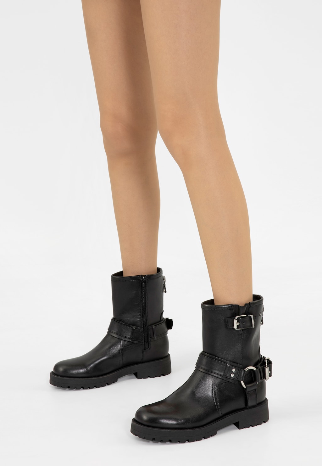 Dámske členkové topánky z čiernej lícovej kože s prackami 55238-51 Widok 8