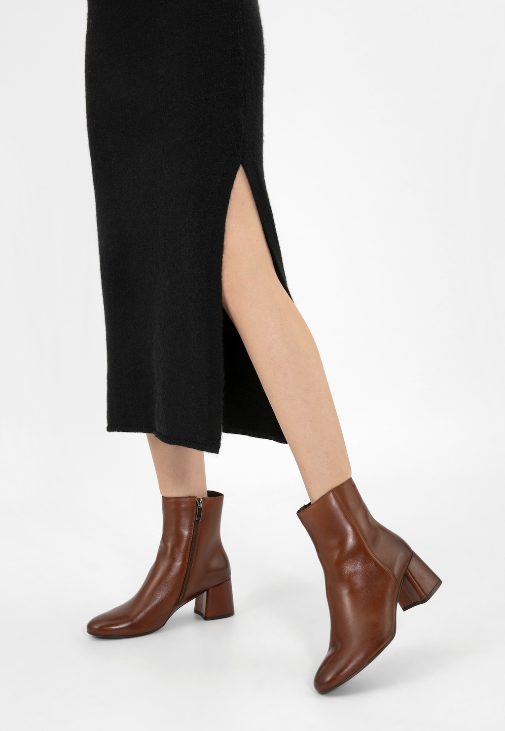 Dámské kotníkové boty na podpatku v hnědé barvě 55243-52 Widok 8