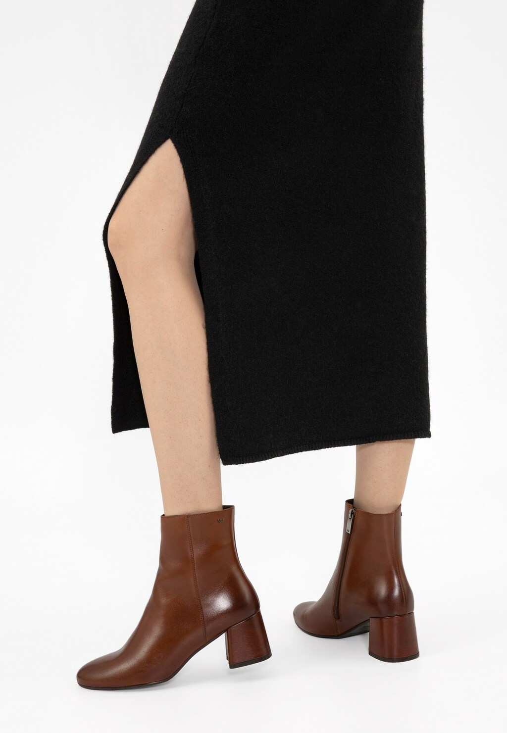 Dámské kotníkové boty na podpatku v hnědé barvě 55243-52 Widok 9