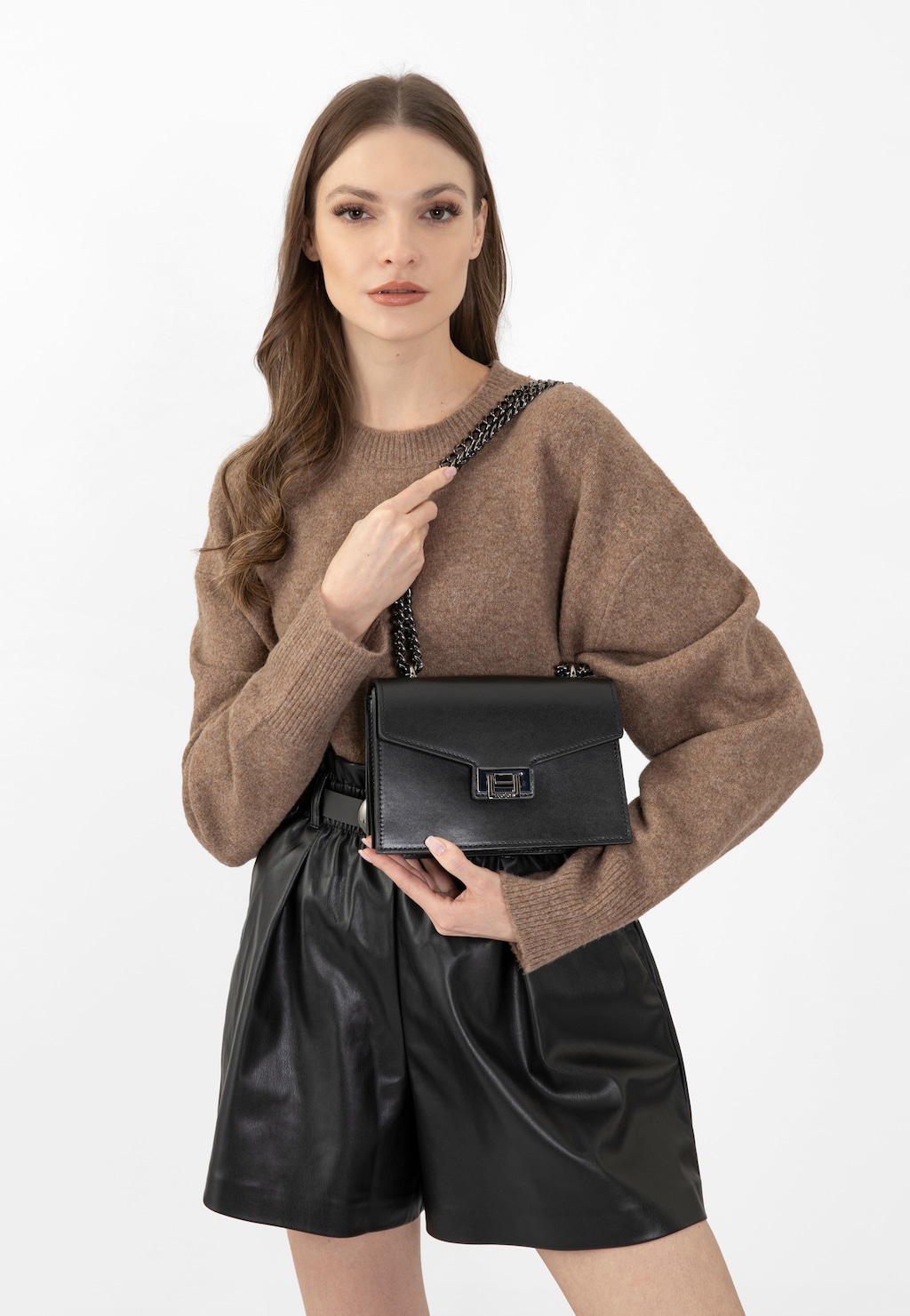 Crossbody dámska elegantná kabelka s retiazkovým remienkom 80293-51 Widok 9