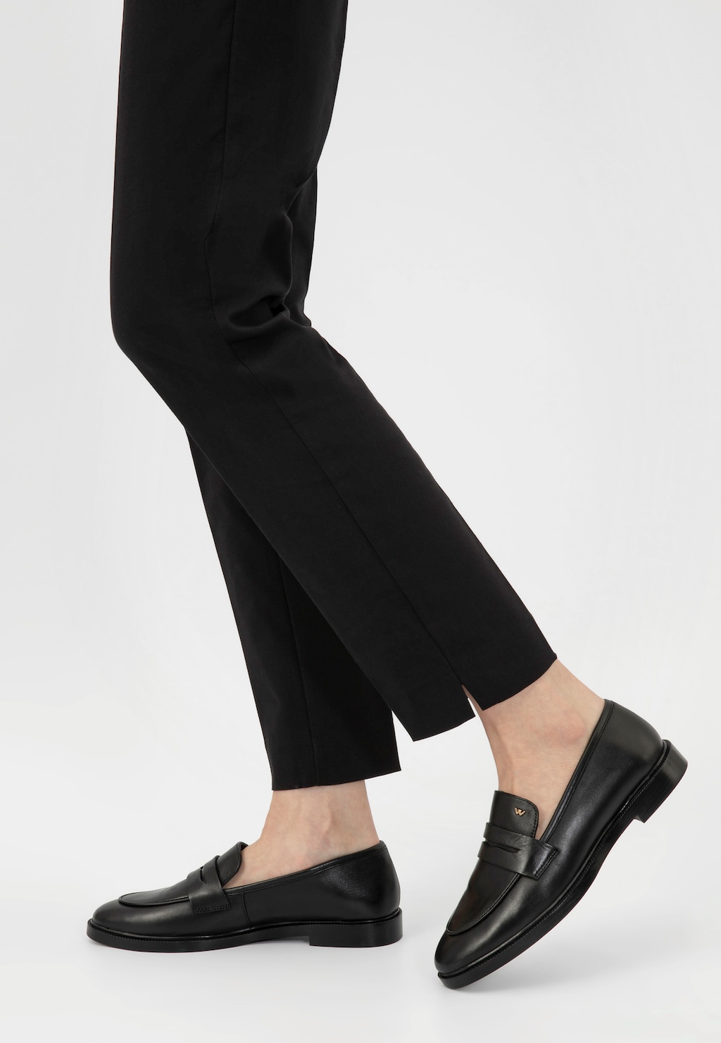 Čierne dámske mokasíny v modernom pánskom looku 46255-51 Widok 8