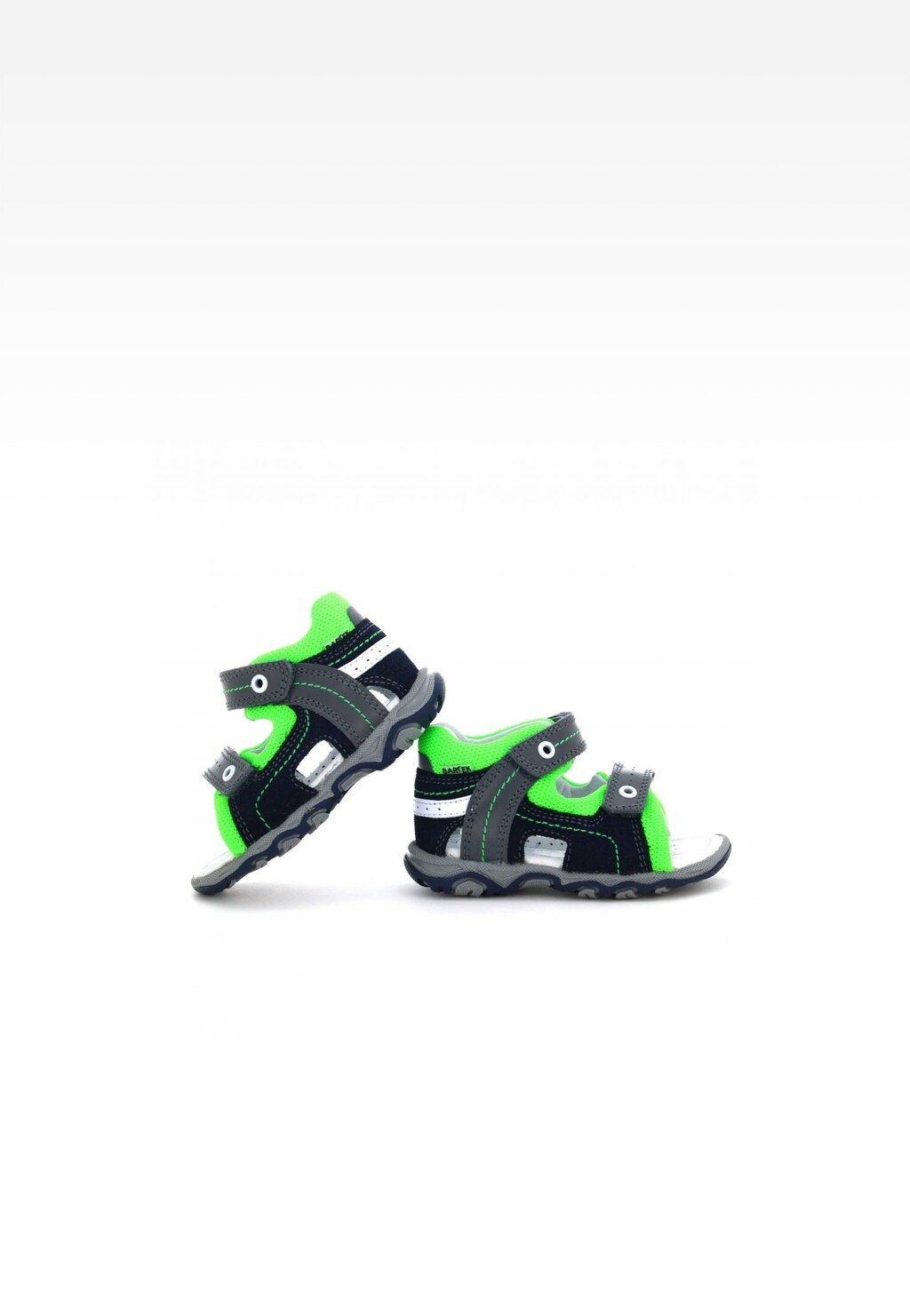 Sandały chłopięce Bartek W-11848-1/0G5 w kolorach granatowo-szaro-zielonych z kontrastową jaskrawozieloną wyściółką, zapięciem na rzepy i antypoślizgową podeszwą.