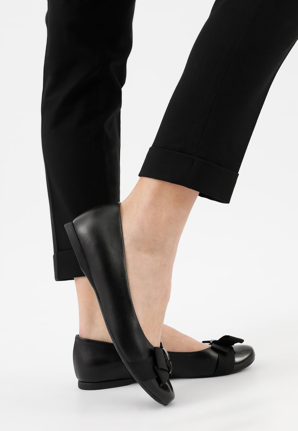 Čierne elegantné balerínky dámske 44009-71 Widok 7