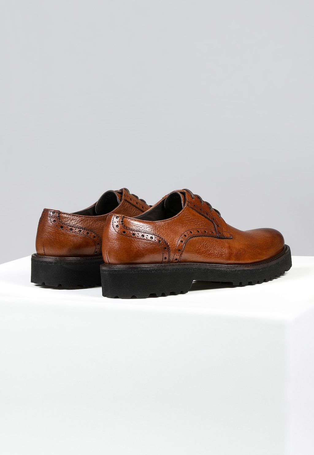 PREMIUM brązowe półbuty męskie z ozdobnym brogowaniem 10136-53 Widok 2