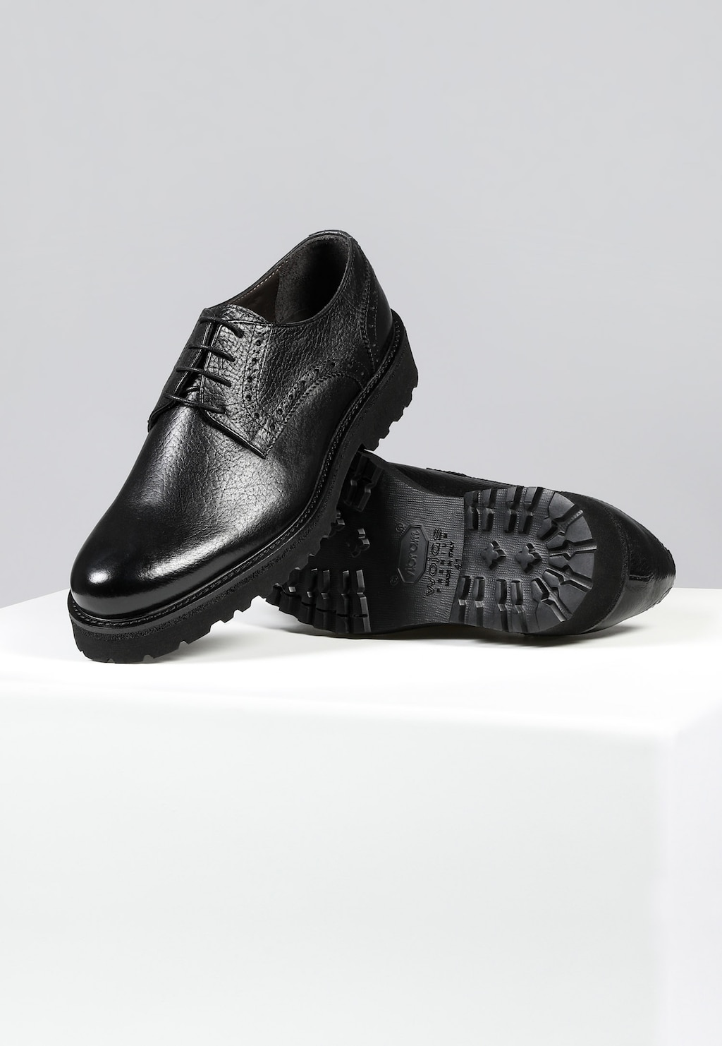 PREMIUM czarne sznurowane półbuty męskie ze skóry licowej 10136-51 Widok 3