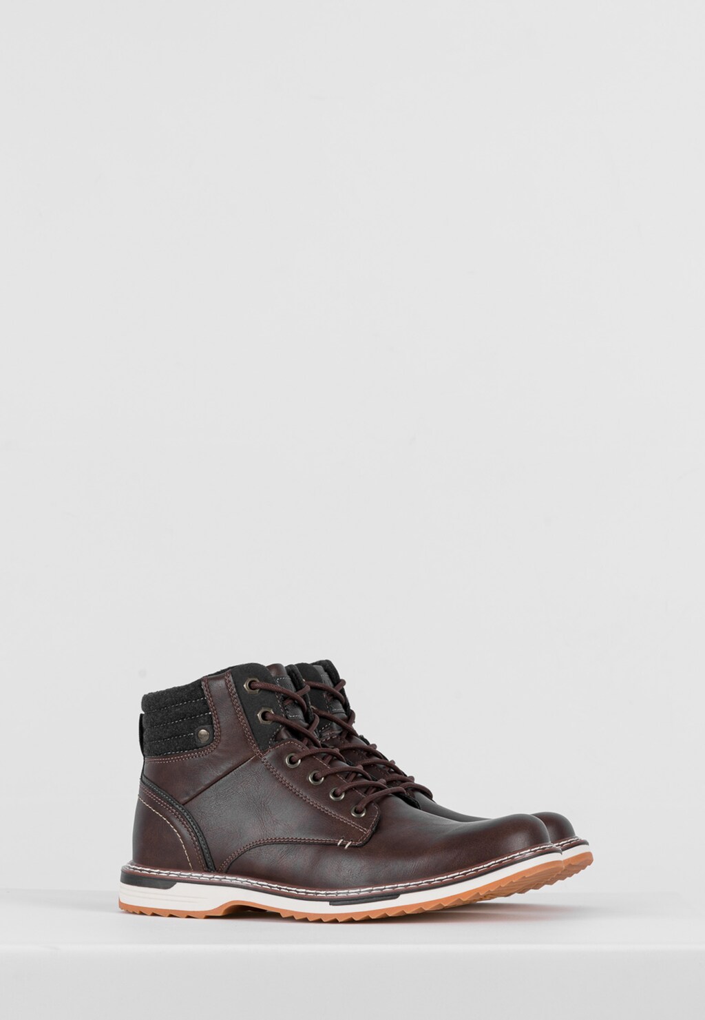 Brązowe trzewiki męskie typu workery WJS24000-82 Widok 2