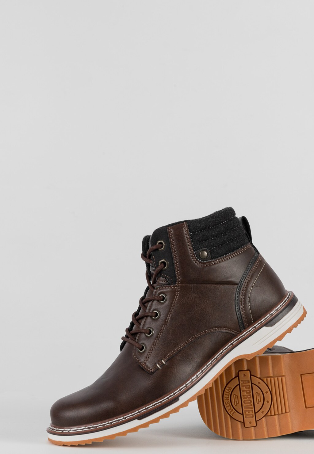 Brązowe trzewiki męskie typu workery WJS24000-82 Widok 3