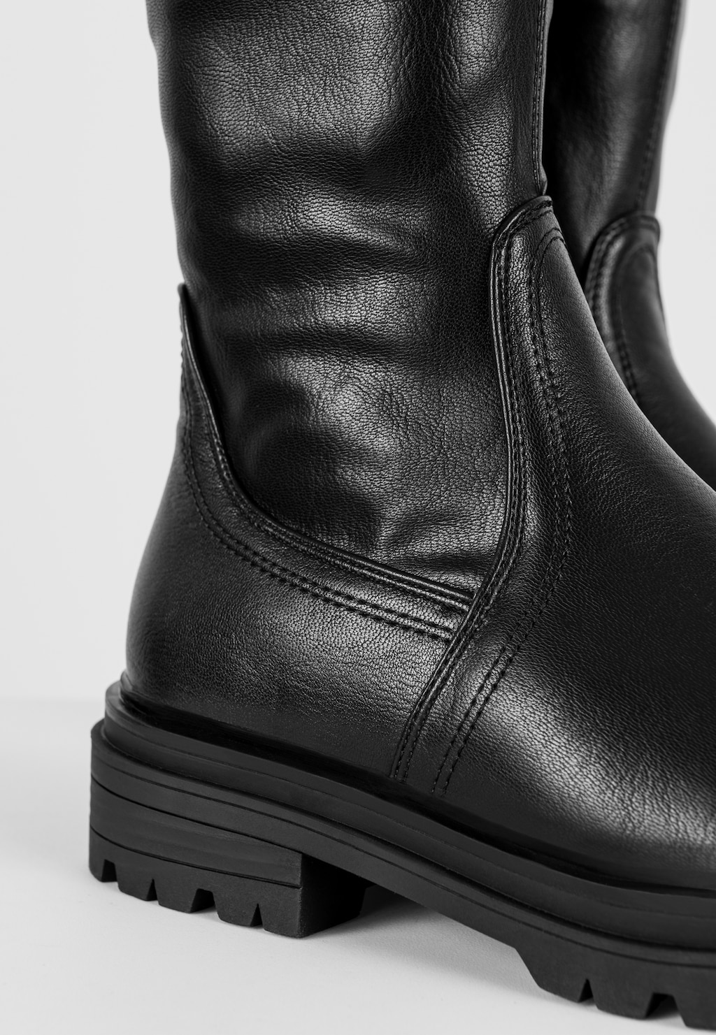 WJS czarne płaskie kozaki damskie z wysoką cholewką WJS45025-81 Widok 4