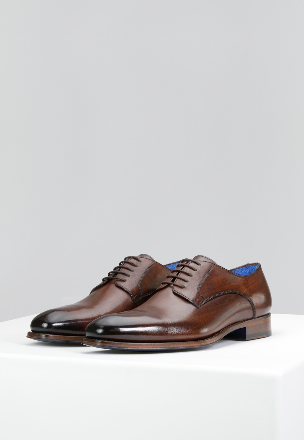 Hnědé pánské kožené boty v elegantním stylu 10057-52 Widok 2