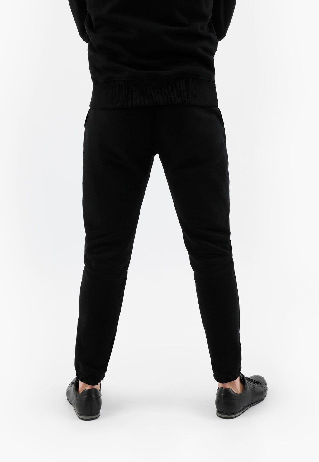 Czarne dresowe spodnie męskie RELAKS 98022-81 Widok 2