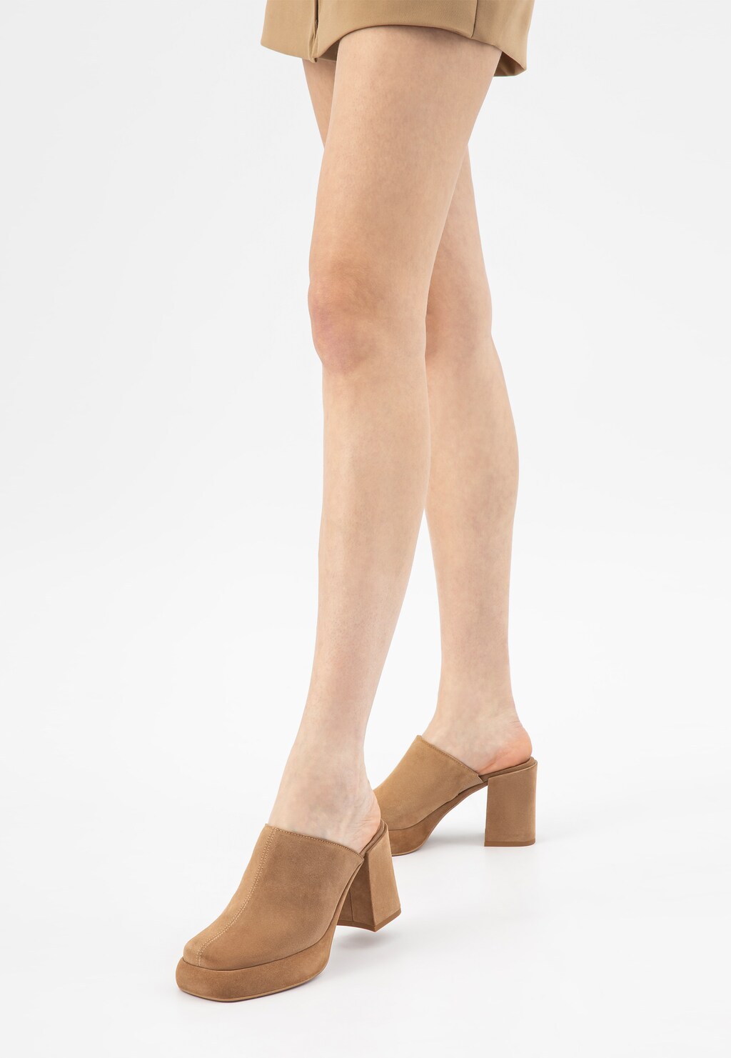 Beżowe klapki damskie na obcasie 74102-64 Widok 8