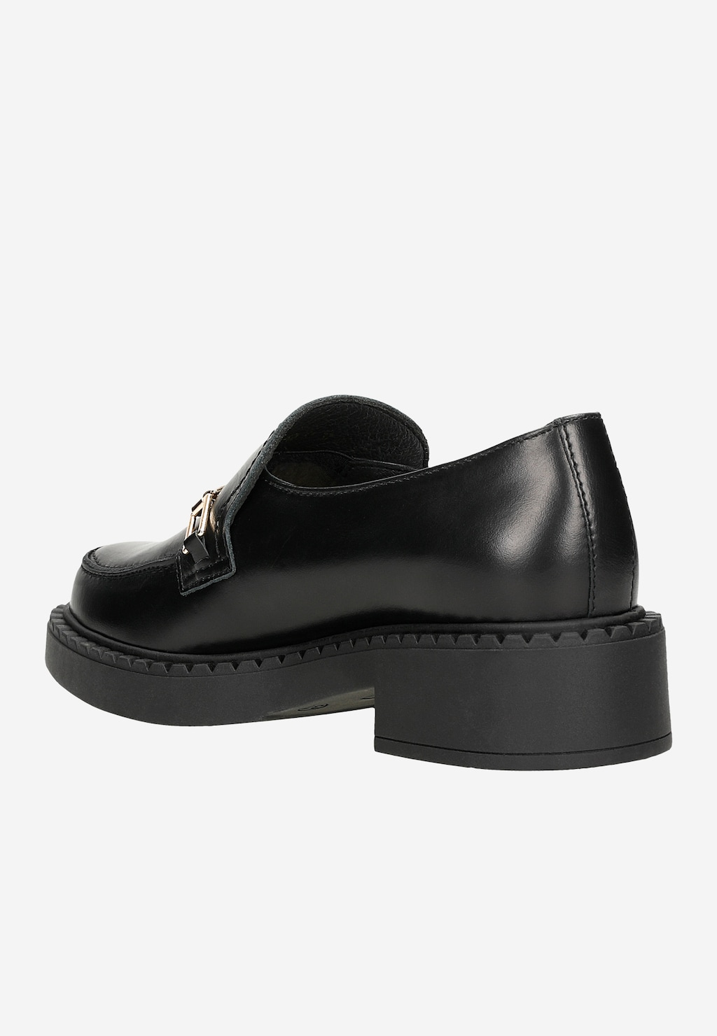 Czarne mokasyny damskie Wojas 46240-31 ze skóry florentic z boku, widoczna złota ozdoba, masywna podeszwa i obcas, elegancki profil buta.