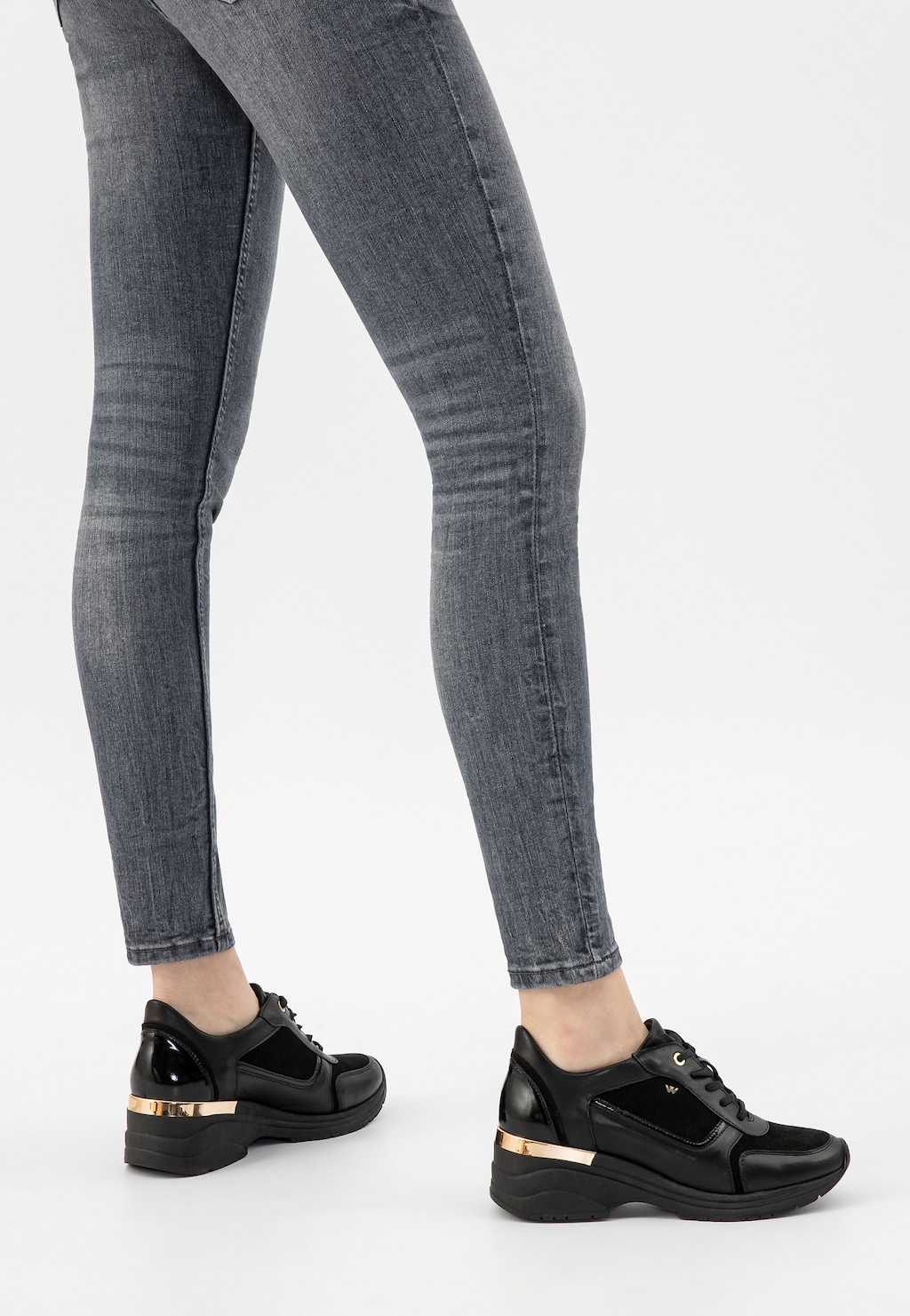 Sportovně elegantní černé polobotky dámské 46115-71 Widok 8