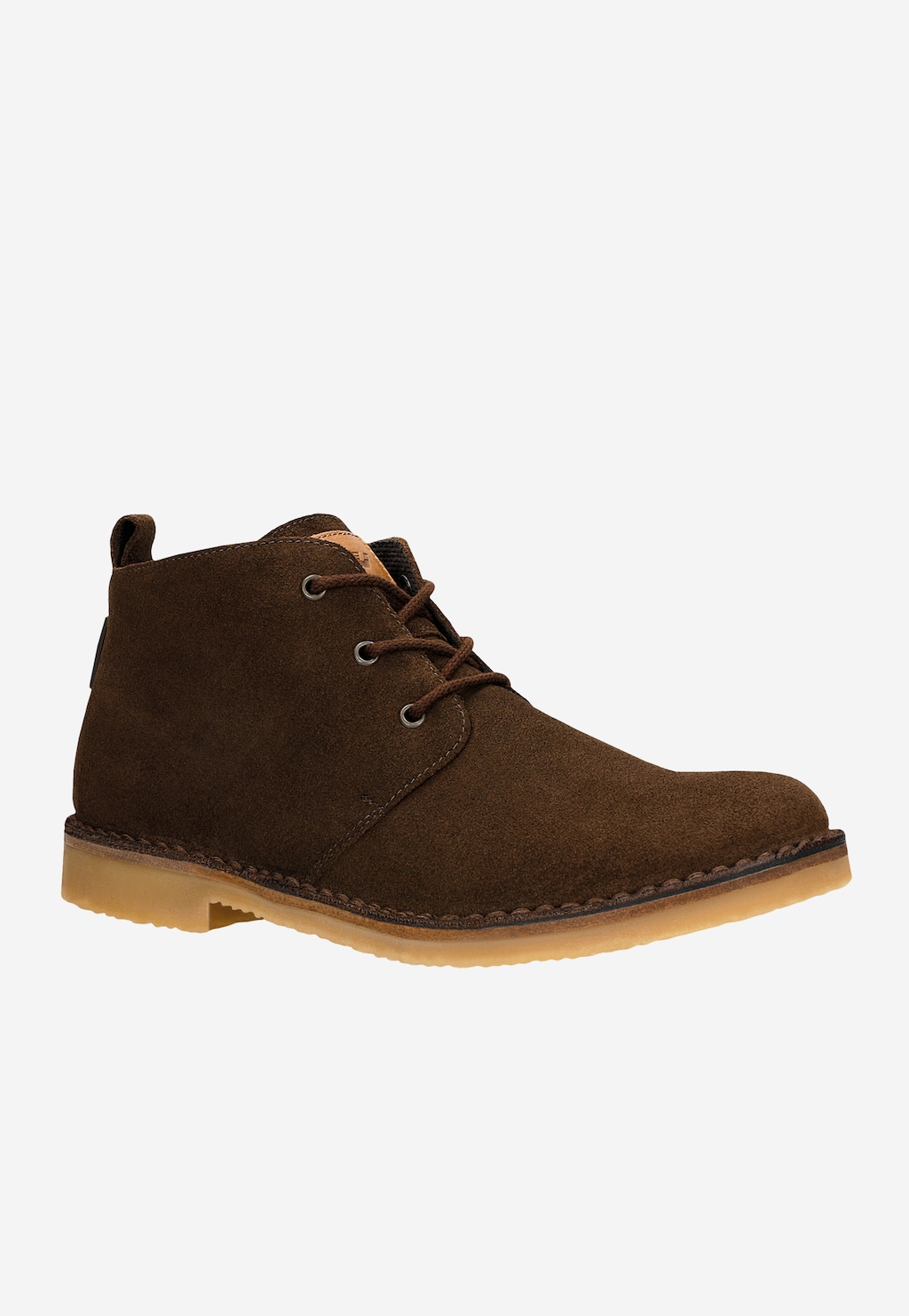 Brązowe trzewiki Wojas model 24400-63 typu desert boots z dwoiny welurowej, z trzema oczkami na sznurówki i gumową podeszwą w jasnym kolorze.