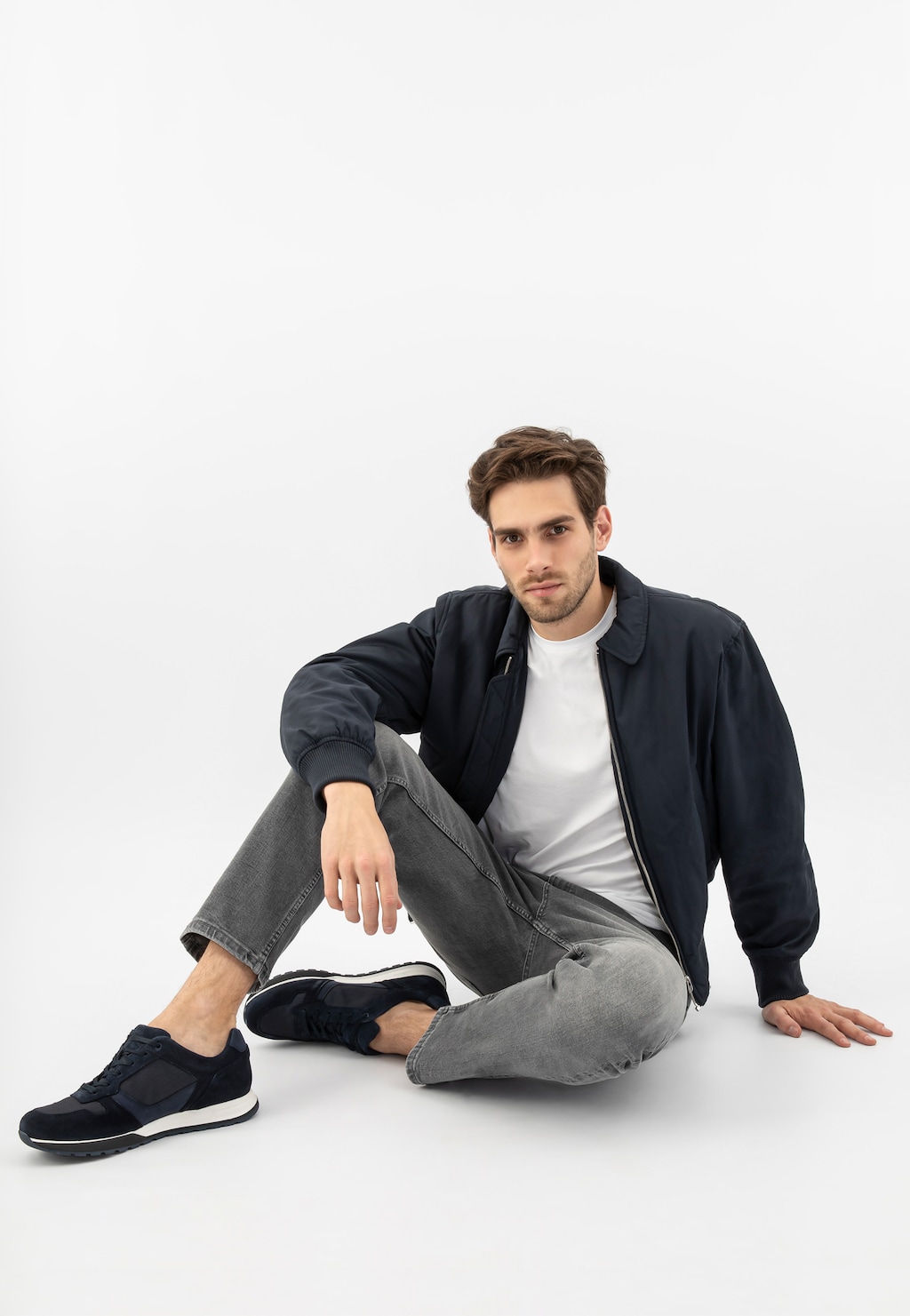 Tmavomodré pánske tenisky pre štýlového športovca 10095-86 Widok 1