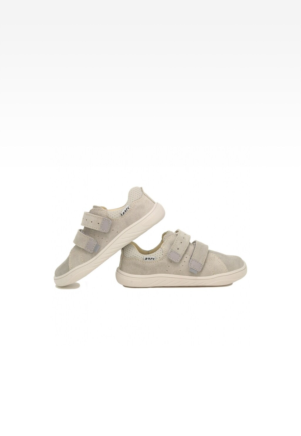 Szare buty dziecięce Barefoot BARTEK 15041703 z dwoma rzepami, wykonane z perforowanego materiału, zapewniające wygodę i naturalny ruch stopy.