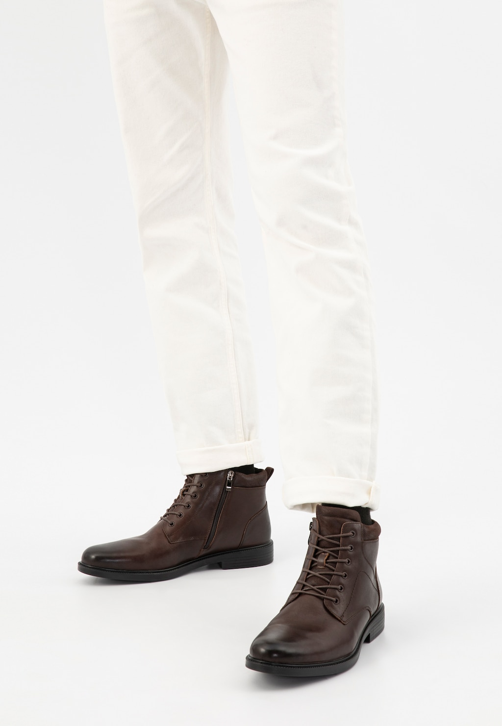 Tmavohnedé pánske topánky z hladkej kože 24050-72 Widok 8