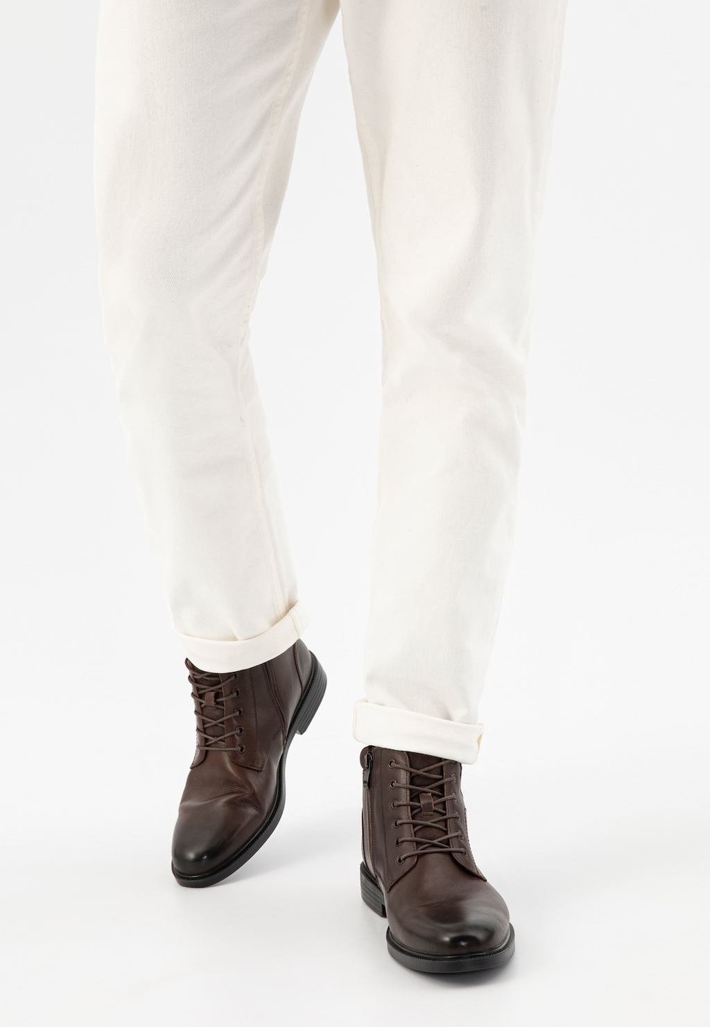 Tmavohnedé pánske topánky z hladkej kože 24050-72 Widok 9