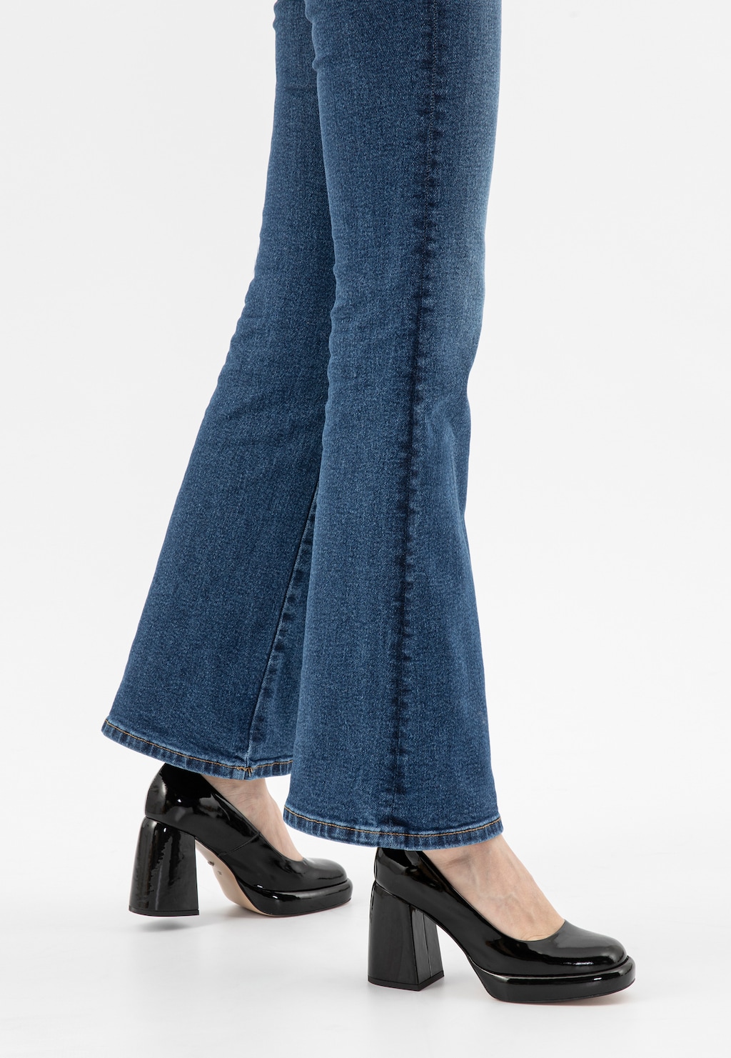 Černé dámské lodičky z kvalitní lakované kůže 35150-31 Widok 7