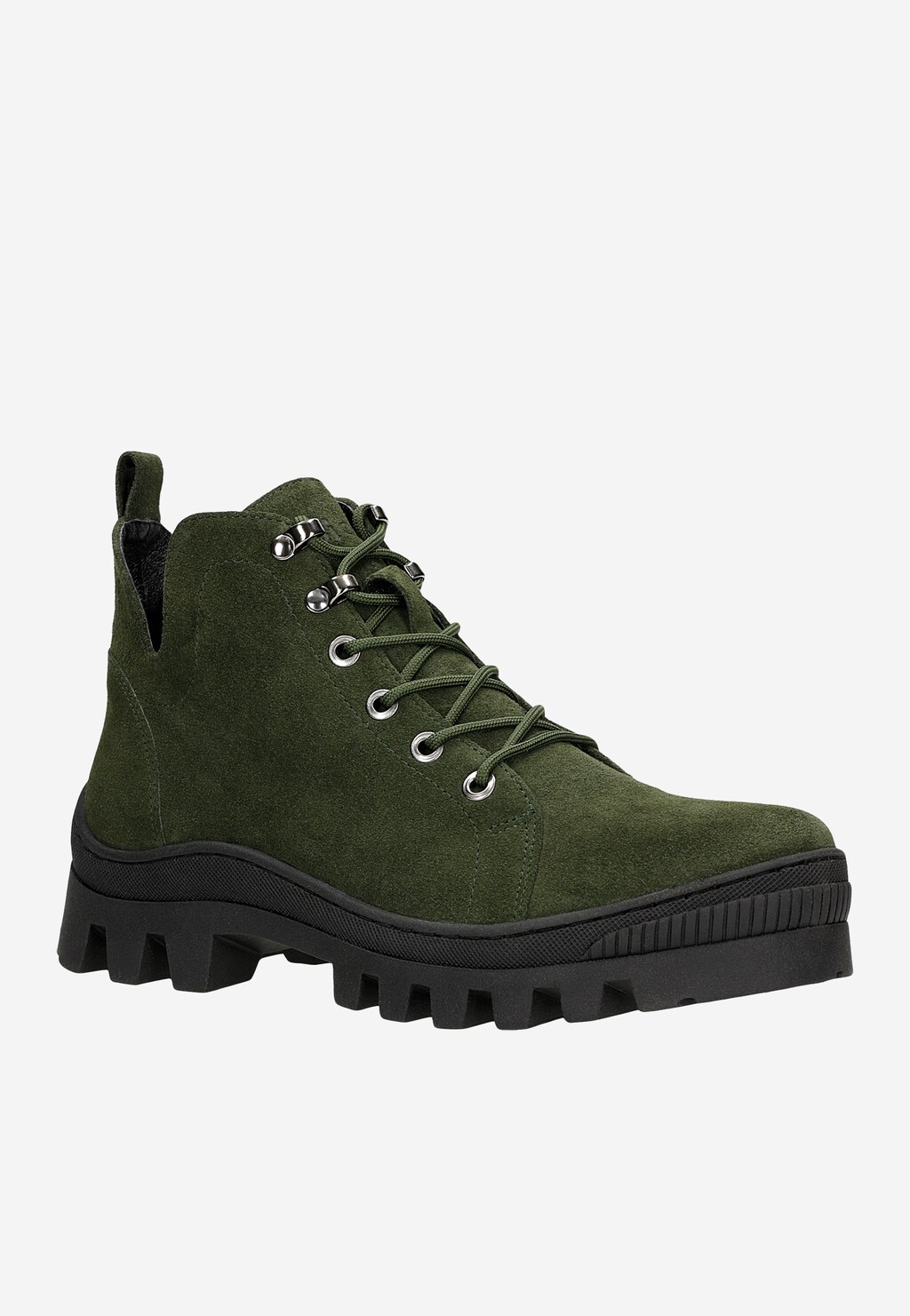 Zielone trzewiki damskie Wojas model 64073-67 z zamszowej skóry, na grubej czarnej podeszwie z protektorem, sznurowane z metalowymi oczkami, widok z boku.