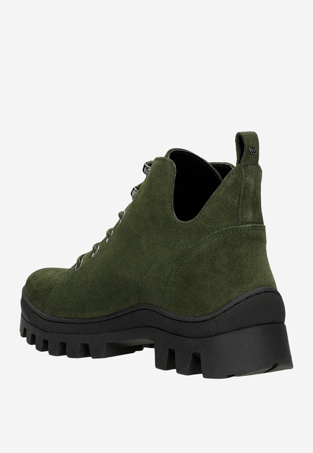 Zielone trzewiki damskie Wojas 64073-67 wykonane z zamszu, z wysoko profilowaną czarną podeszwą, widok z boku ukazujący charakterystyczny sznurowany przód i logo W na zapiętku.