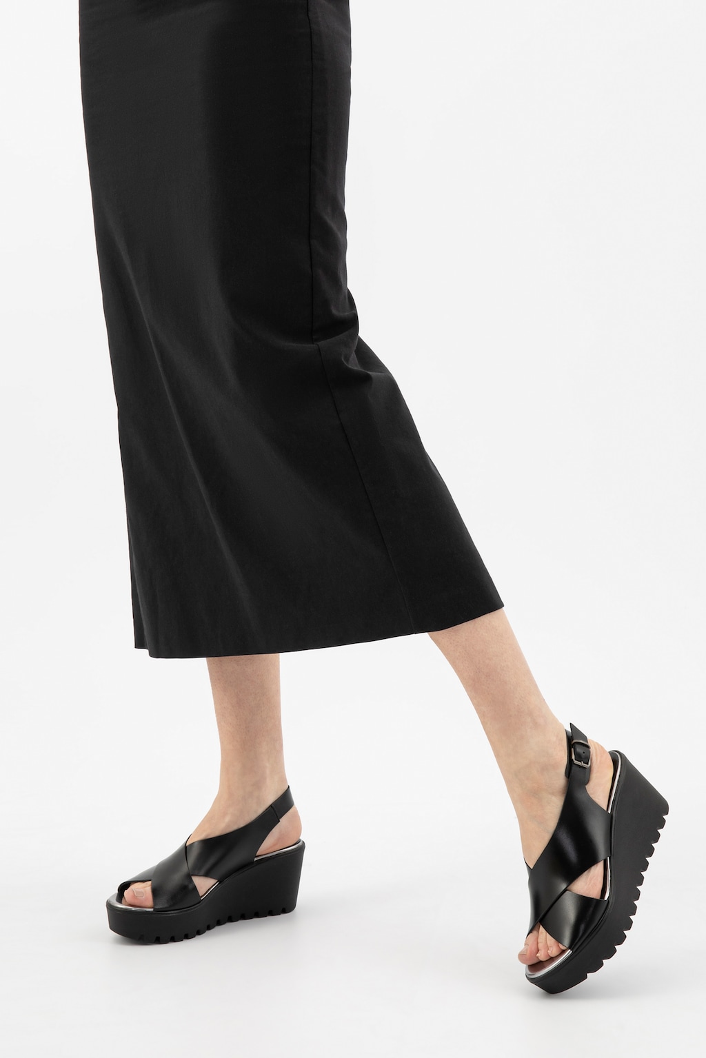 Prémiové letní černé dámské sandály na klínkovém podpatku 76057-51 Widok 7