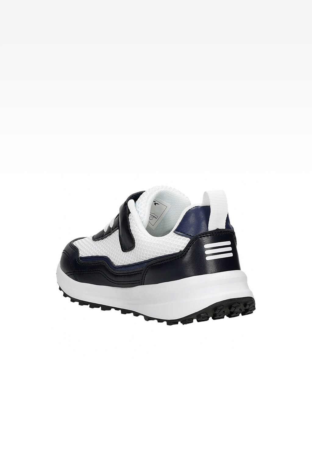 Dziecięce półbuty Bartek 15042402 w kolorze granatowo-białym, widok z tyłu, z rzepem, sportowa podeszwa i oddychająca cholewka z siateczki.