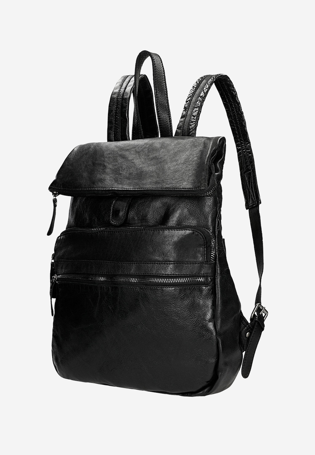 Elegancki czarny plecak Wojas 80080-51 ze skóry licowej, z klapą i kilkoma kieszeniami zewnętrznymi zapinanymi na zamki, widok z boku ukazujący regulowane ramiączka.