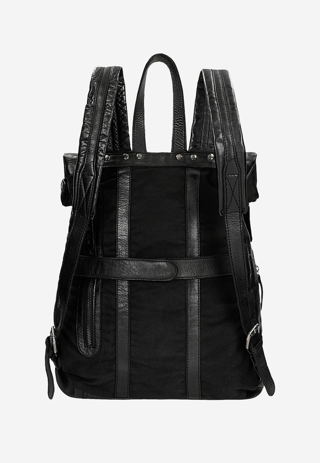 Duży plecak Wojas model 80080-51 ze skóry licowej w kolorze czarnym z kontrastującymi skórzanymi paskami, ozdobnymi nitami i praktycznymi kieszeniami zewnętrznymi.