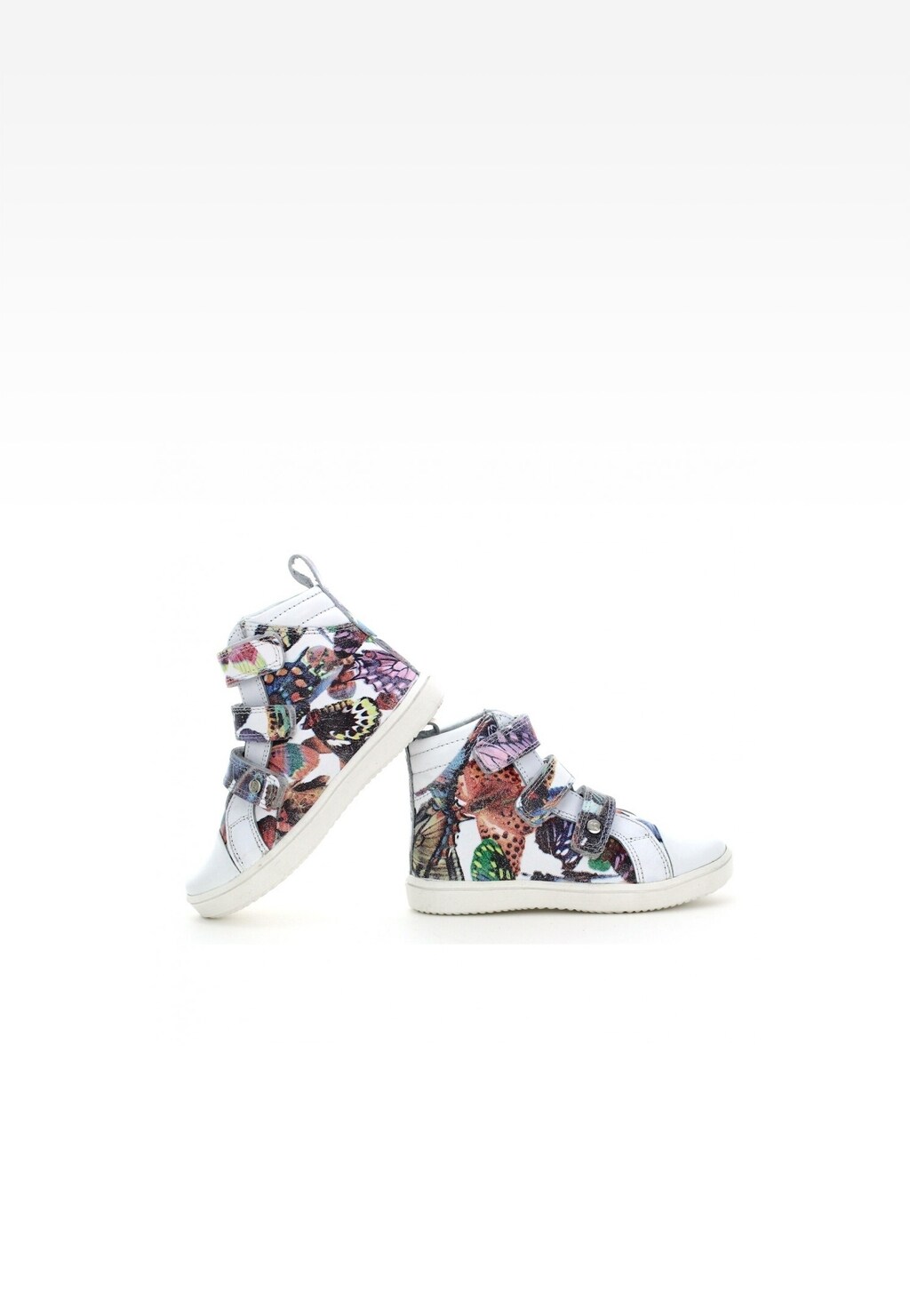 Trzewiki dziewczęce Bartek T-87364/1GK z kolorowym wzorem motyli, zapinane na rzepy, z białą podeszwą i szarą pętelką ułatwiającą zakładanie.
