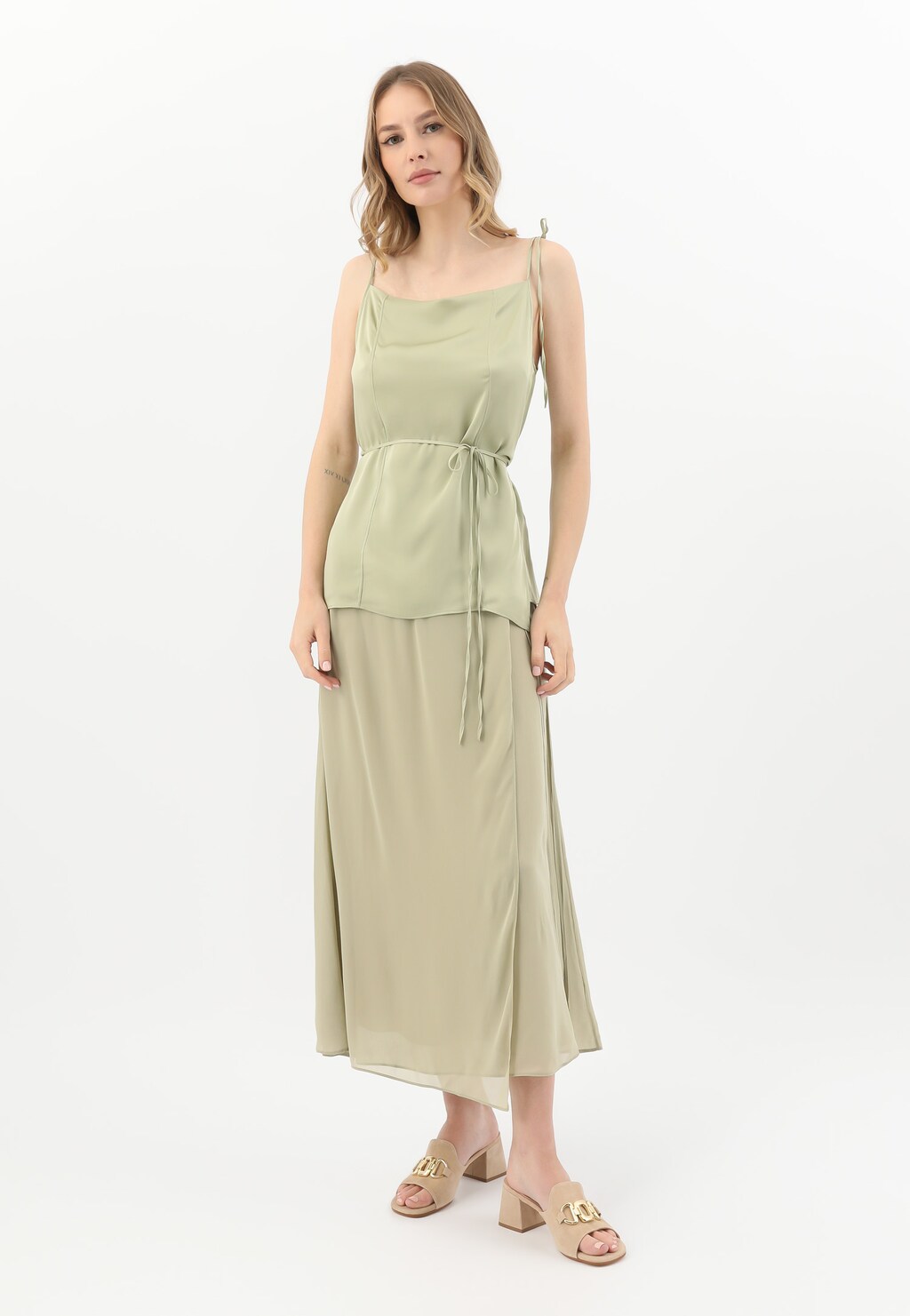 Beżowe klapki na obcasie ze złotą ozdobą 74115-64 Widok 1