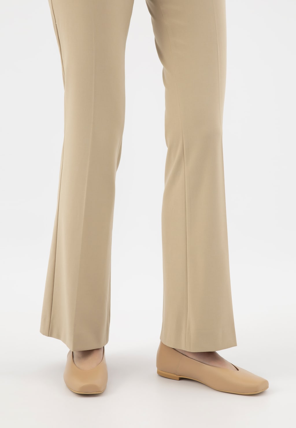 Béžové dámske poltopánky Wojas: komfort každý deň 44040-54 Widok 8