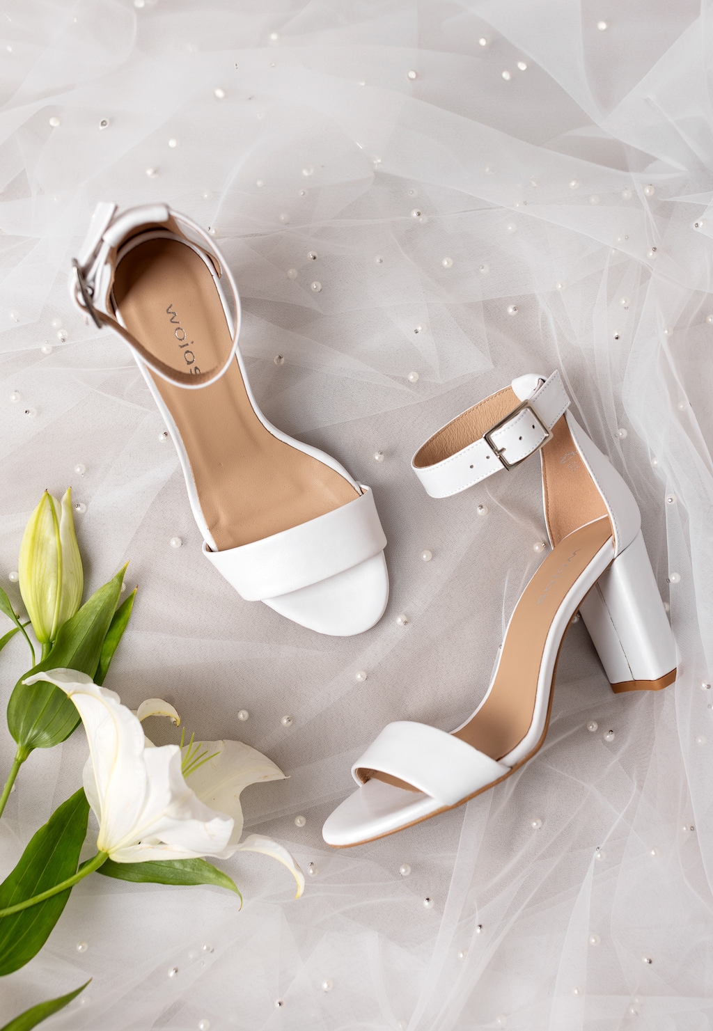 Bílé dámské sandály na podpatku se saténovou úpravou 76028-52 Widok 1