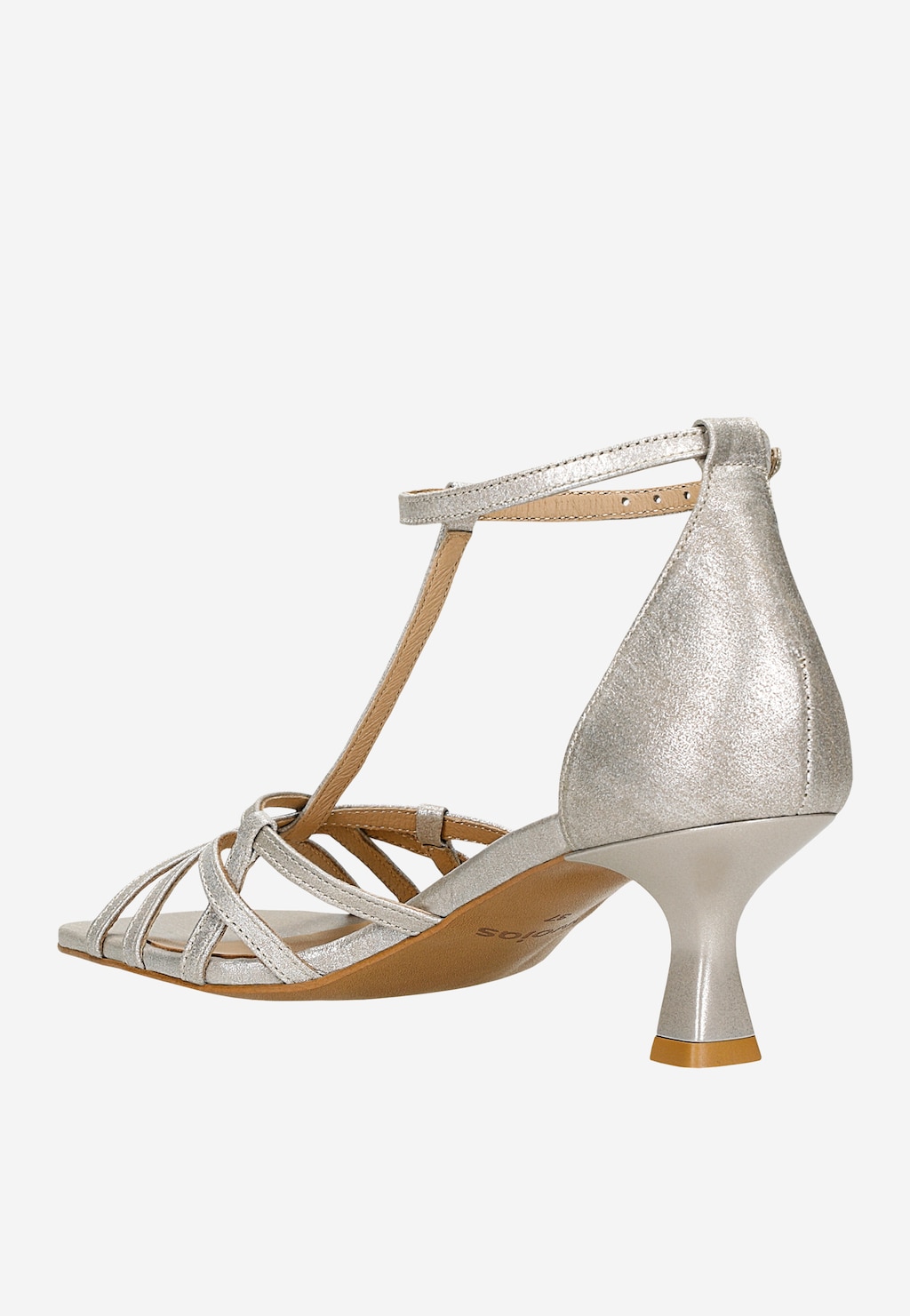 Srebrne sandały Wojas model 76189-59 z błyszczącym wykończeniem, na niskim obcasie, z paskami w kształcie litery T i zapięciem na kostce, widok z boku.