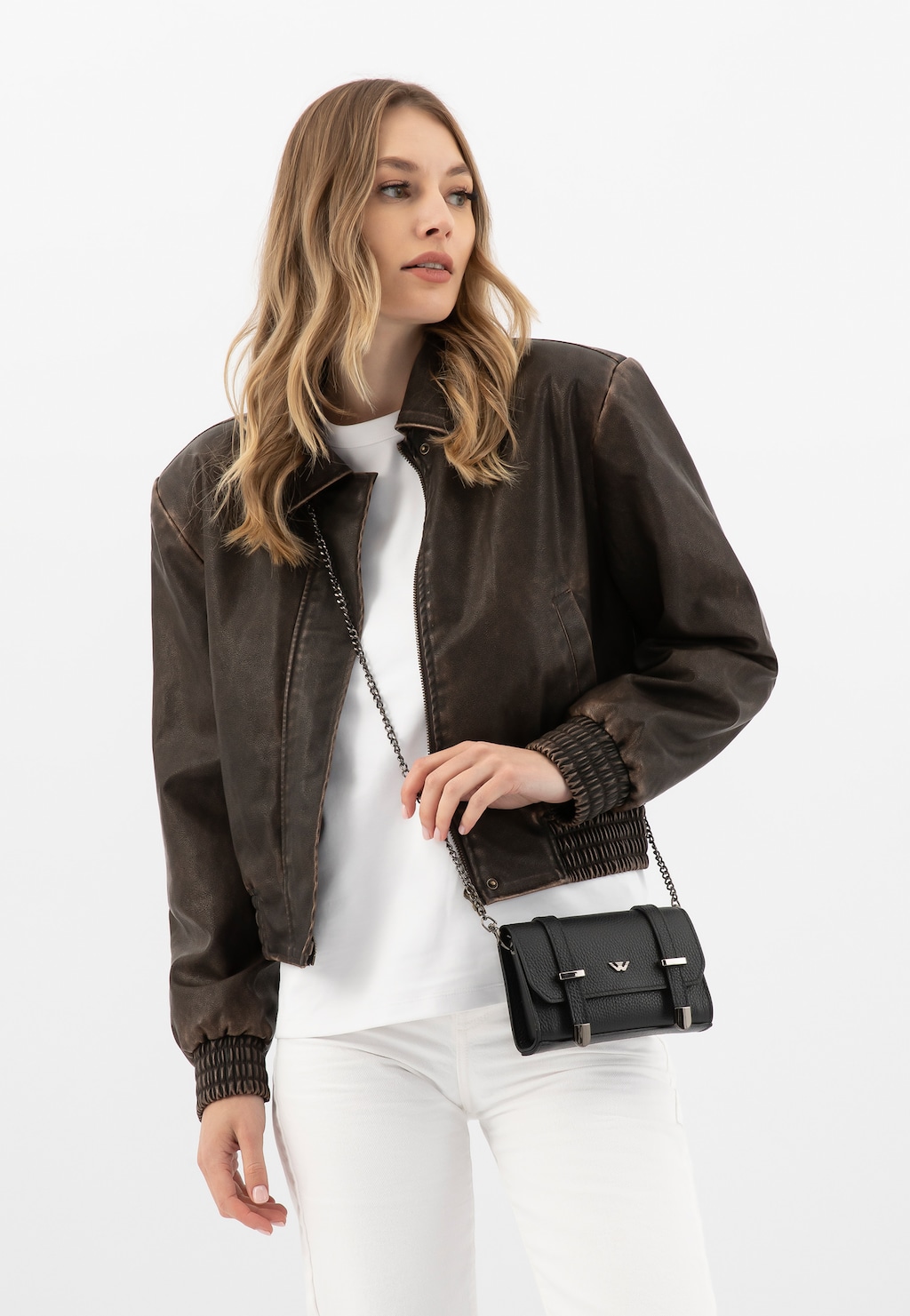 Malá černá kabelka pro každodenní nošení 80312-51 Widok 1