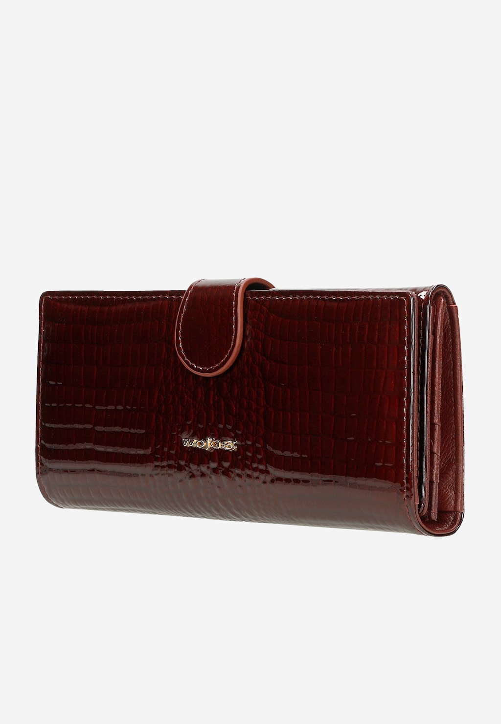 Duży bordowy portfel damski Wojas 91060-35 z lakierowanej skóry o fakturze krokodyla, z eleganckim zapięciem na zatrzask i złotym logo marki na froncie.